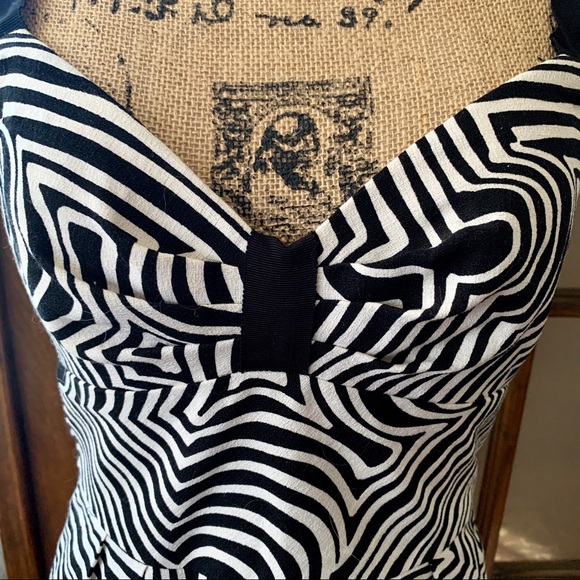 Trina Turk Dress Size 2 - Picture 10 of 16